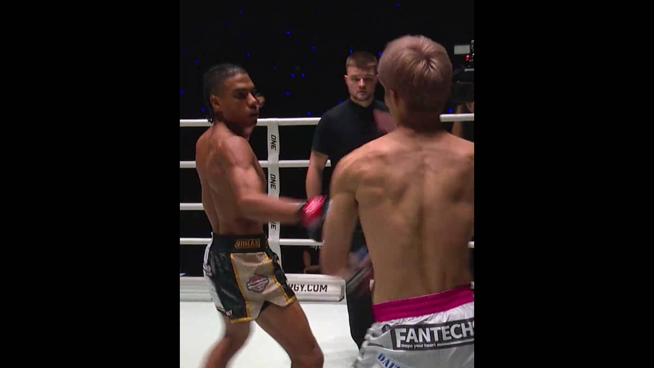 Locked in 🎯 Taiki Naito brought the heat against rising star Johan Estupinan! 🔥