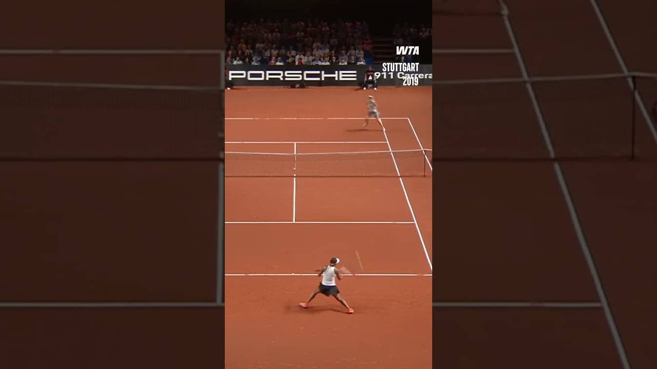 Some throwbacks for this Thursday from the last meeting between Naomi Osaka and Donna Vekic⏪#WTA