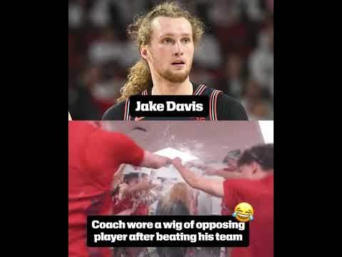 It was Jake Davis Wig Night & the opposing coach took one 😭 (via @badgermbb/TT)