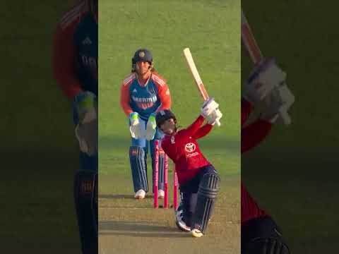 Exquisite Timing 🏏 | Dunkley Finding The Boundary vs India 🔥