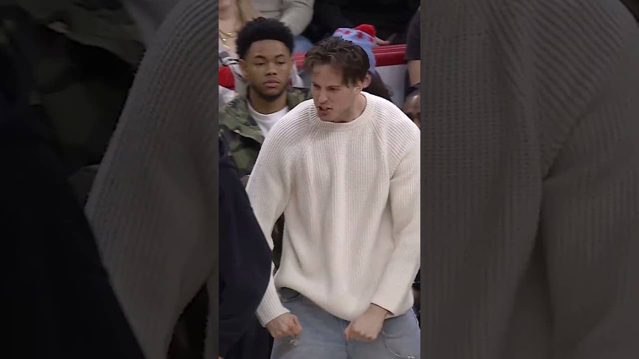 Leonard Miller's dunk had the bench HYPED 🗣️ #chicagobulls #nba #highlights #mustwatch #dunk