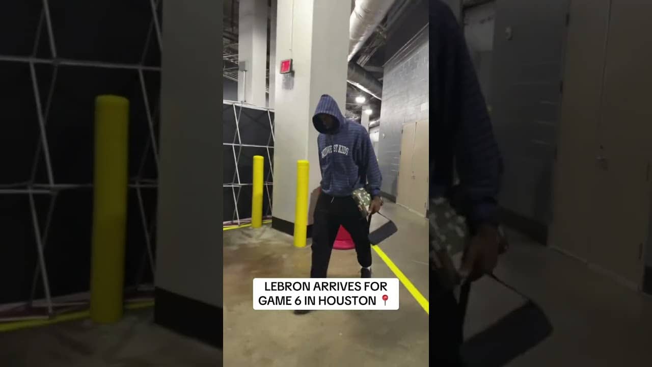 LeBron is looking to close out the series tonight 👑