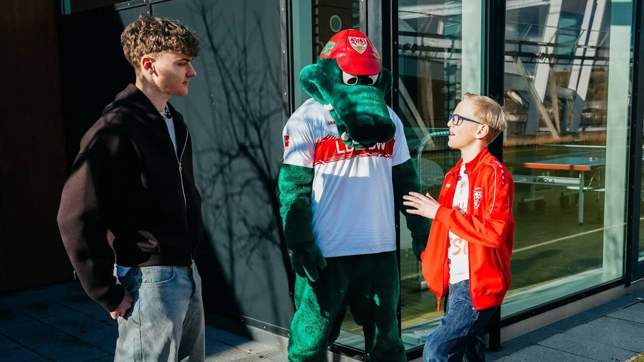 Room Tour im VfB-Jugendinternat | Fritzle und Kids-Reporter Max treffen Yanik Spalt | kick #75