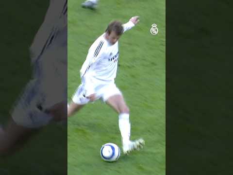 🏴󠁧󠁢󠁥󠁮󠁧󠁿 A Clásico moment MADE IN ENGLAND! Beckham 🔗 Michael Owen #ElClásico #RealMadrid