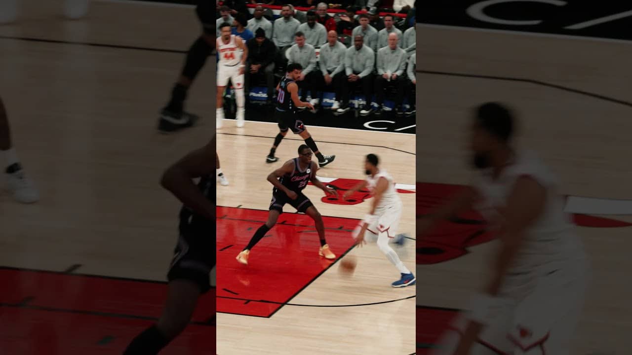 Jalen Smith always brings the energy! 🔋 #nba #chicagobulls #micdup #basketball