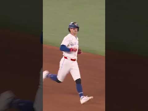 HISTORY: Ernie Clement now has the most hits in a single #Postseason in baseball history 🤯