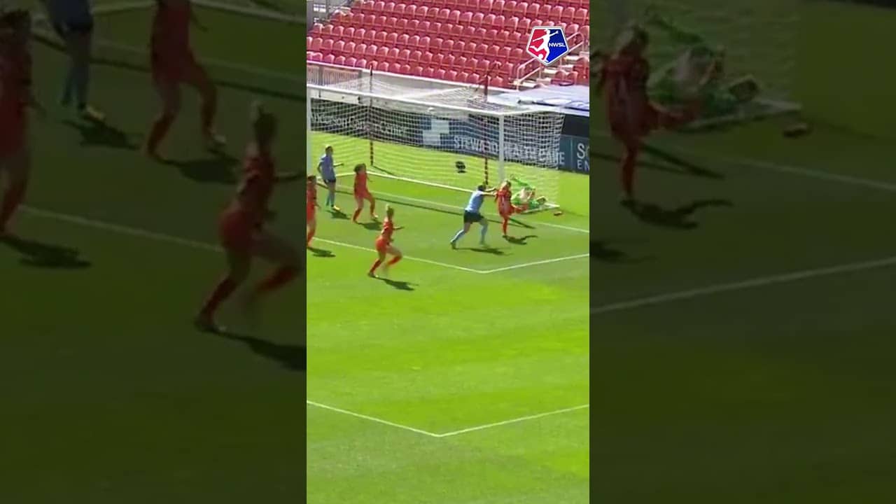 A final-saving masterclass from Jane Campbell. 🏆 #tbtchallengecupfinal2020 #nwsl #soccer #football