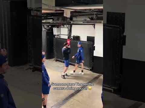 Conor "photographer' Timmins 😂  #hockey #nhl #photography