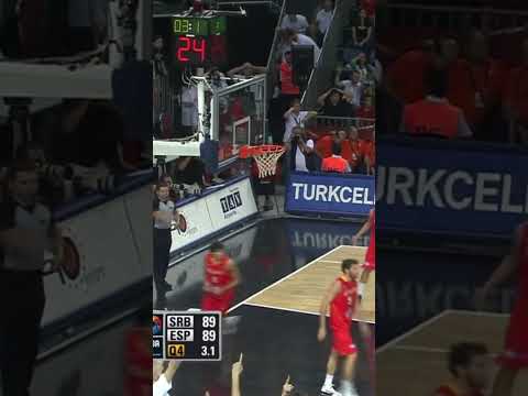 With everything on the line, Teodosic did THIS 😳 🇷🇸 #FIBAWC