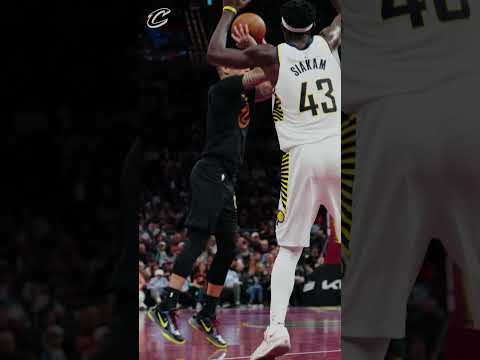 🔁 We could watch Lonzo’s assist on repeat. #LetEmKnow #Cavs #LonzoBall #NBA #Shorts