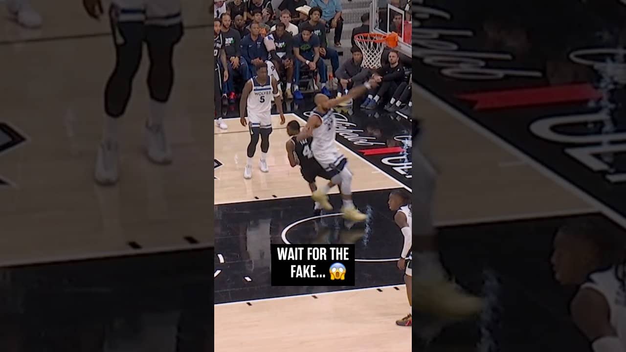 The spin and score😮‍💨 #DeAaronFox #Spurs #NBA