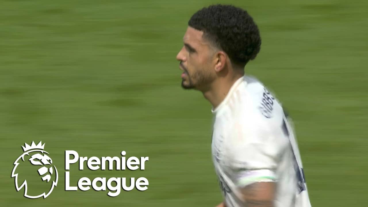 Morgan Gibbs-White gives Nottingham Forest lifeline against Man United | Premier League | NBC Sports