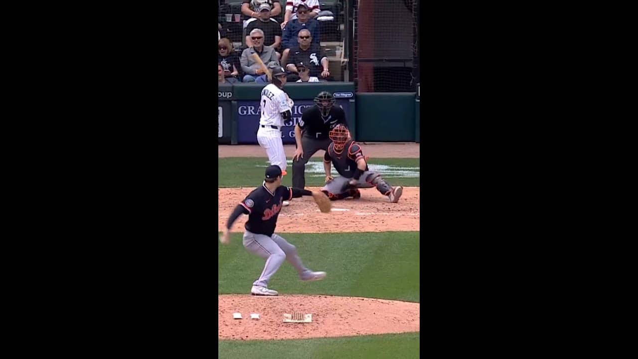 Jacob Gonzalez’s first MLB hit is in the books ✔️ #debut #hit #highlights