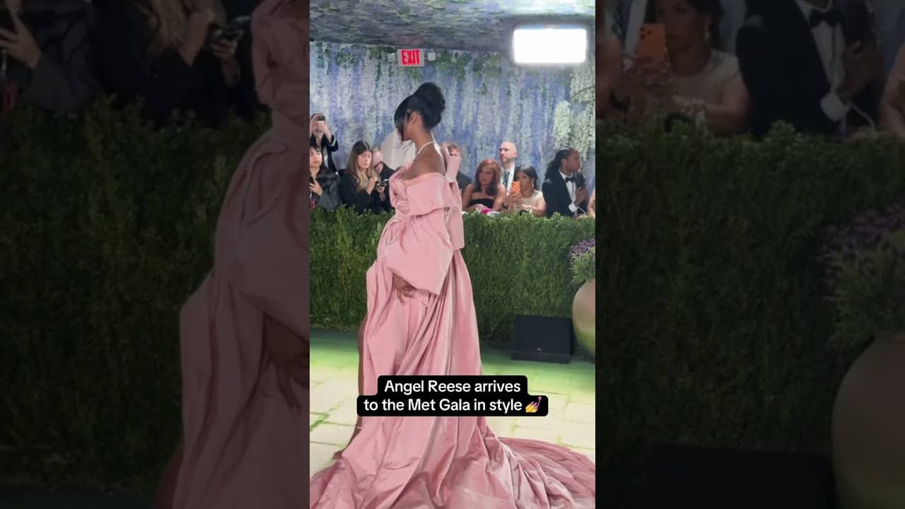 Angel Reese arrives to the #MetGala 🤩 (via thesportsish/TT)