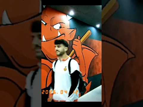 Una llegada muy retro al estadio 🏟️