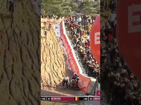 CHAOS IN THE SAND 😮 Puck Pieterse, Lucinda Brand, and Ceylin Alvarado ALL come off in Zonhoven 😥