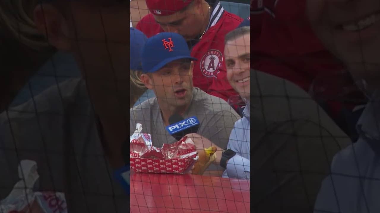 How does David Wright like his hot dog? 🌭🤣 #baseball #foodreview #sports #food