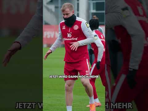 HEIMSPIEL + FLUTLICHT = 😮‍💨⚽️