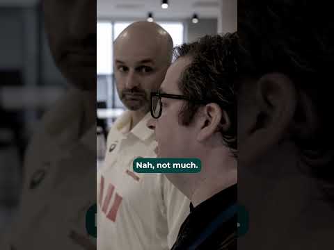 Nathan Lyon tries kitchen small talk 😅