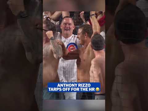 Anthony Rizzo goes TARPS OFF after Ian Happ LAUNCHES a home run to the back of the bleachers! 🚫👕