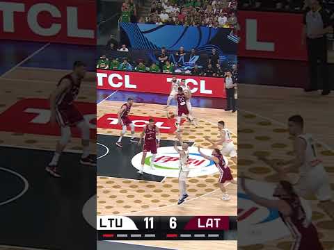 Arnas “Caruso” Velicka putting on a show at #EuroBasket 🍿🔥