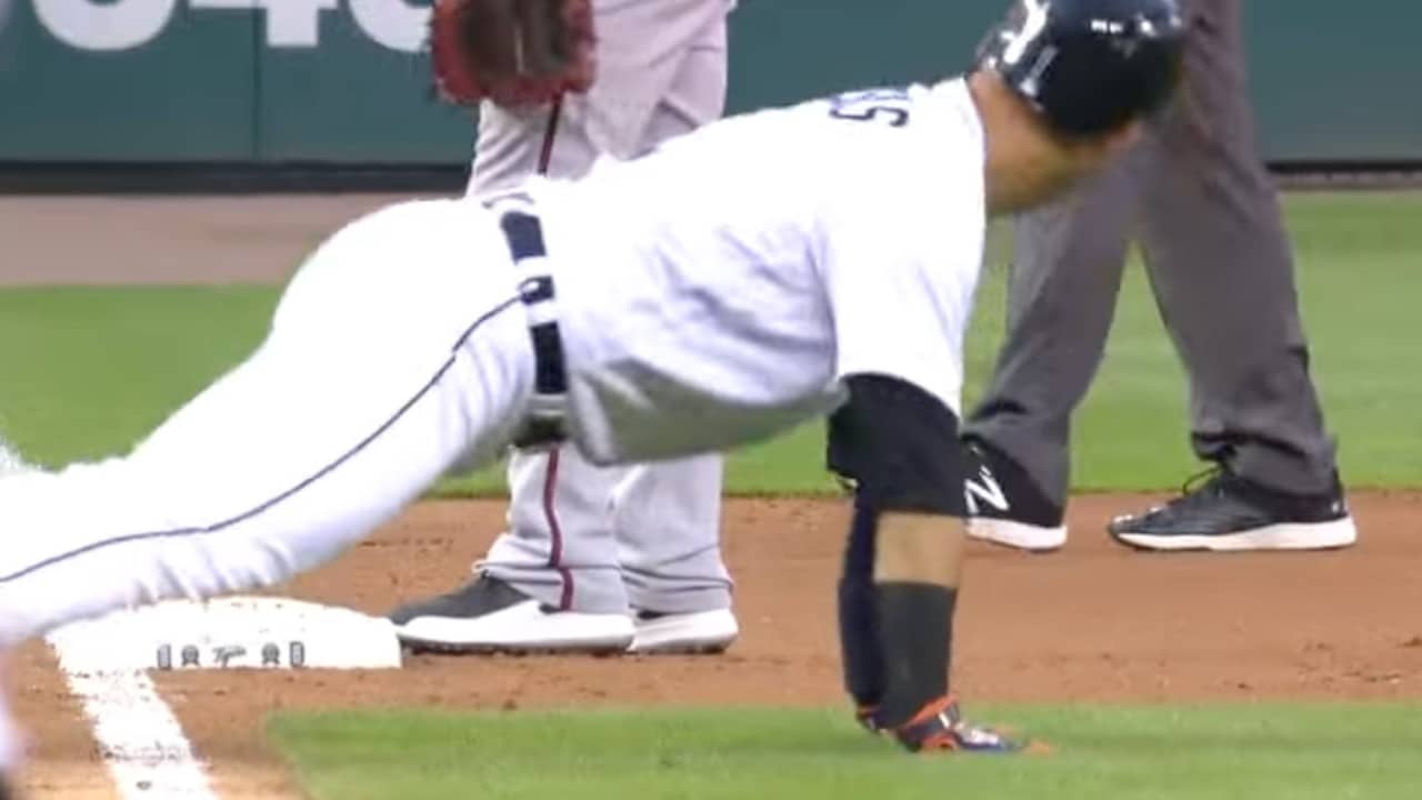 Jose Iglesias hit the deck to avoid a foul ball and did some push-ups