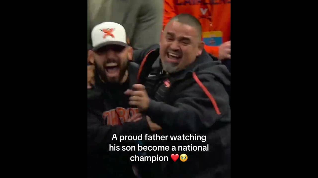 What a moment for Sergio Vega and his family 👏
