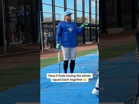 George Springer brings the vibes 😎🕺 #MLB #BlueJays #Toronto