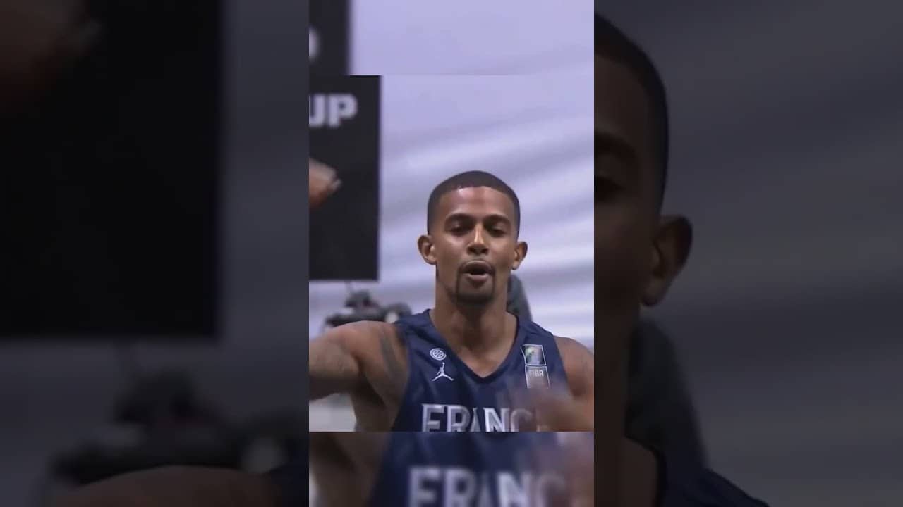 Creativity in a #3x3basketball dunk contest 🤯🔥 Via: FIBA3x3