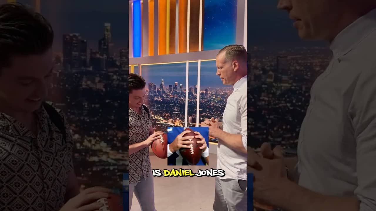 Simms KNOWS his QB grips 🏈🪄