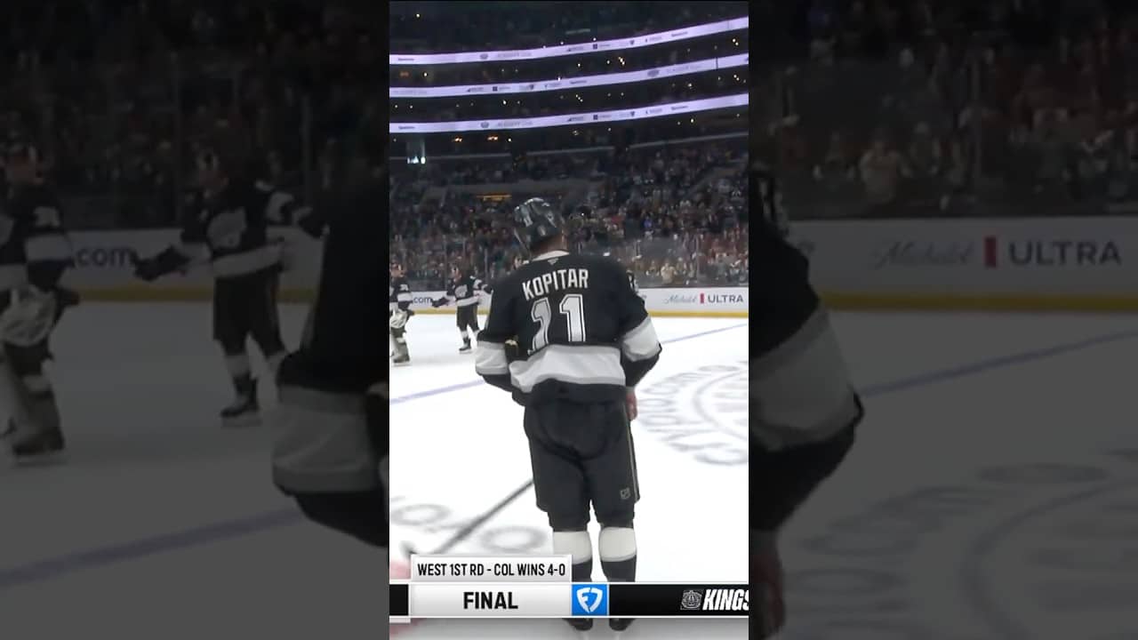One final salute for the Captain 🖤 #hockey