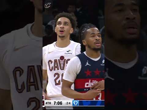 💪 A big screen, a big dunk! #LetEmKnow #Cavs #TyreseProctor #NBA #Shorts