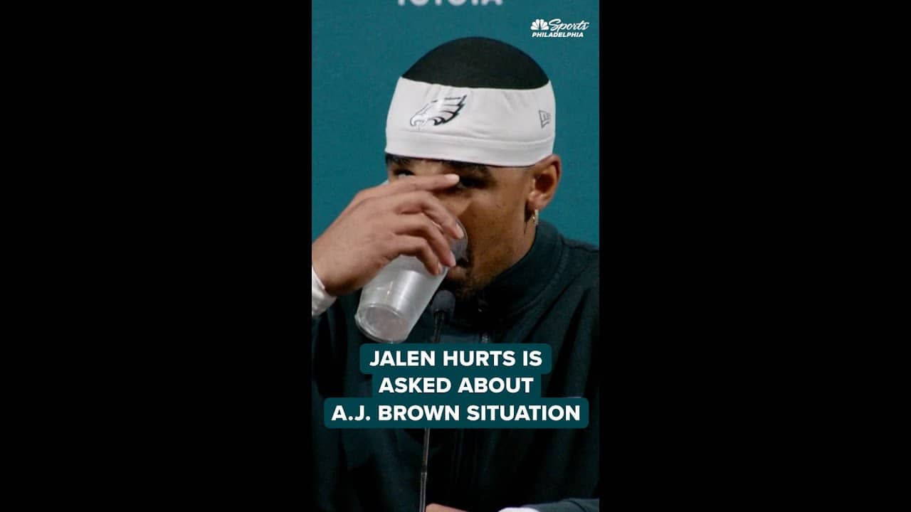 "Picked the right question to sip on" - Jalen Hurts is asked about A.J. Brown situation