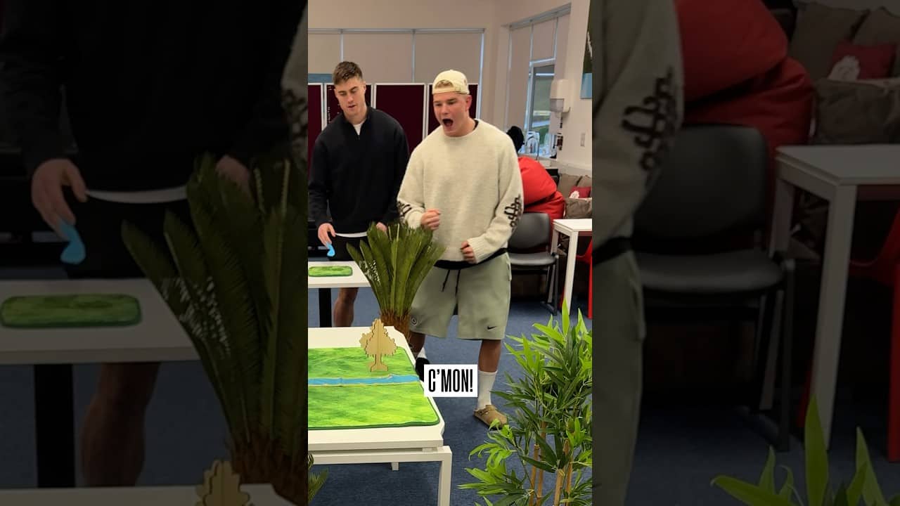 Rugby players take on Finger Golf 👀⛳️