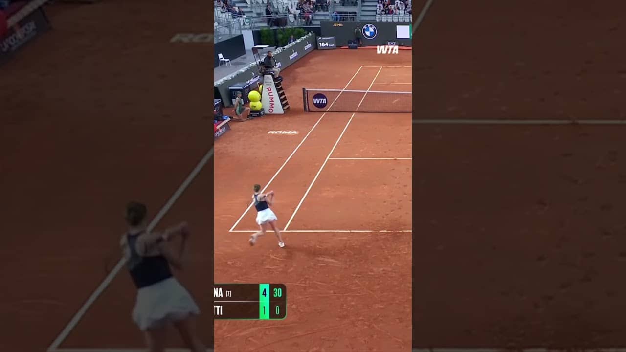 Exquisite 🤩One of the many points that secured the first set for Elina Svitolina! #WTA