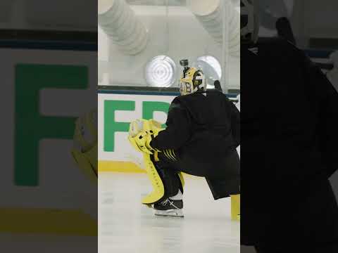 Swayman has a one-of-a-kind personality🐻