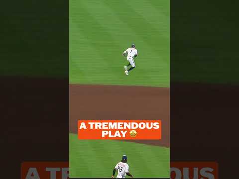 Carlos Correa is too smooth with it!
