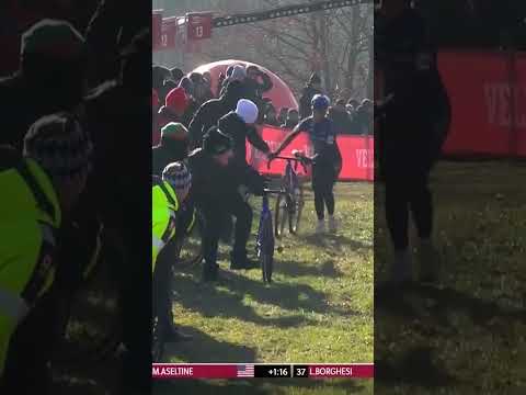 The race leader slips out! 😩 Shirin van Anrooij slides out on an icy, off-camber bend.