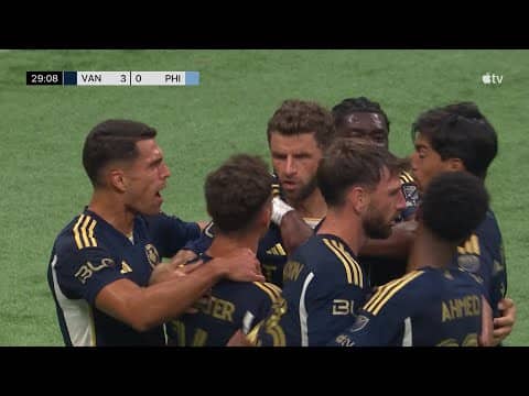 Birthday Boy Thomas Müller Scores CLINICAL Penalty!