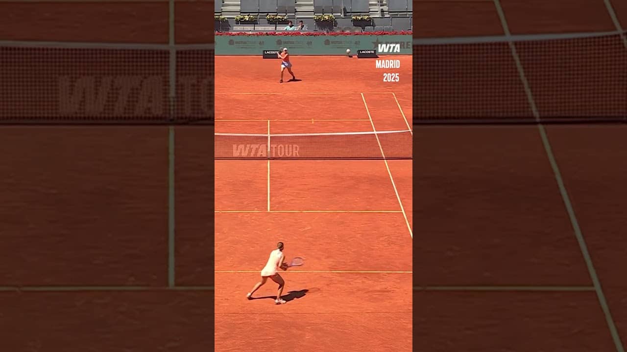 Mirra magic 🪄 Mirra Andreeva and Marie Bouzkova meet on Chatrier! #RolandGarros