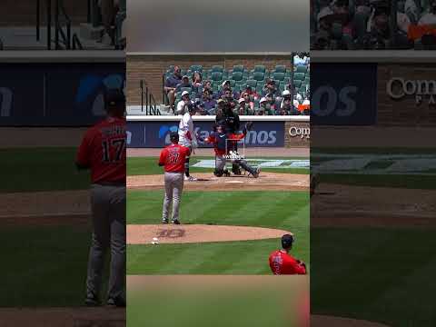 Kerry Carpenter misses the first but not the second 🔥