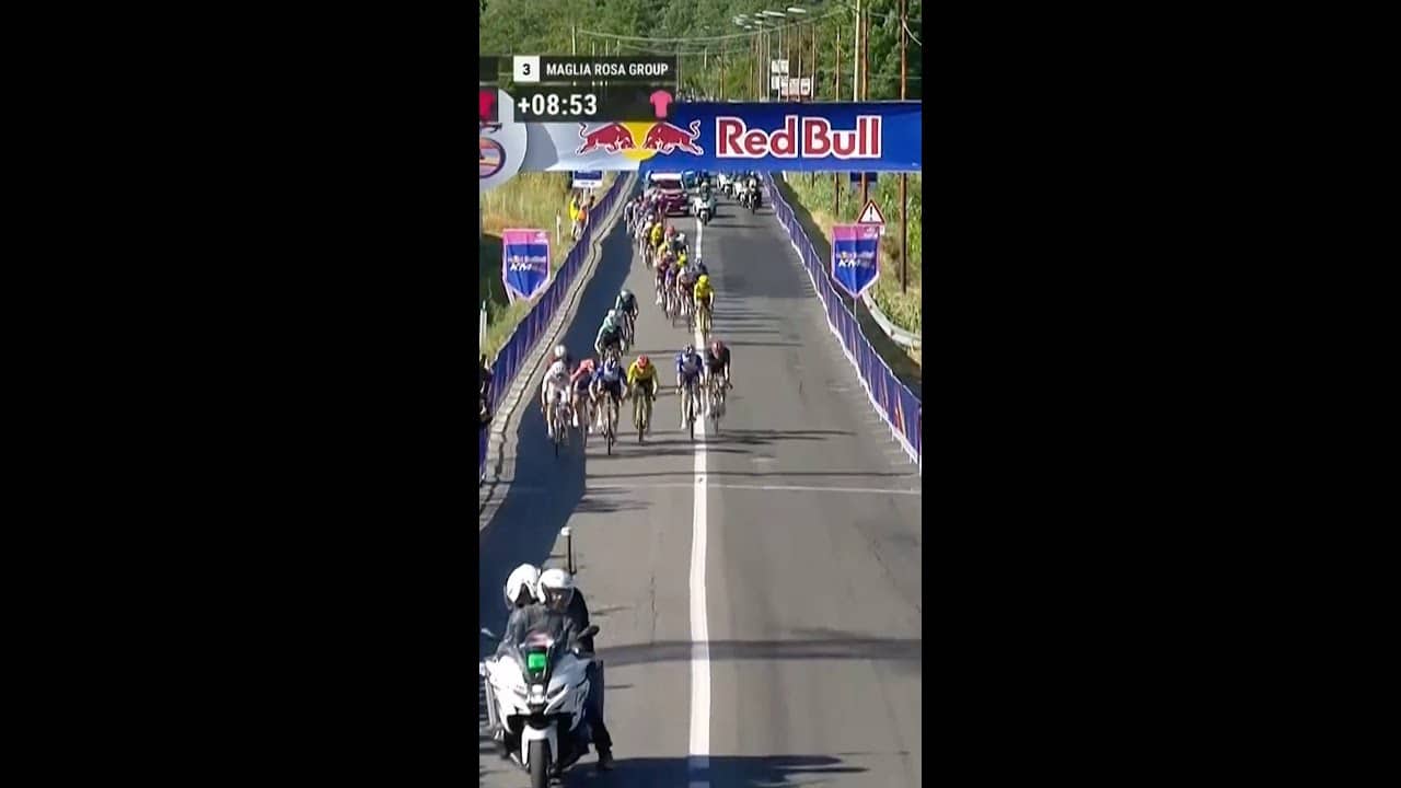 Jan Christen takes six bonus seconds after a hectic Red Bull KM! 🙌