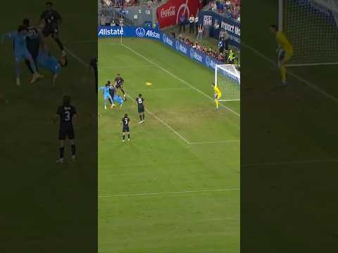 Uruguay with a STUNNER 🤯