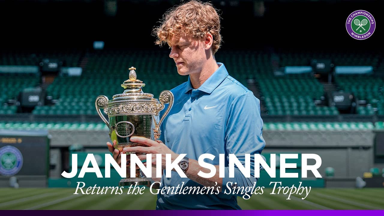 Jannik Sinner returns the Gentlemen's Singles trophy to Wimbledon 🏆