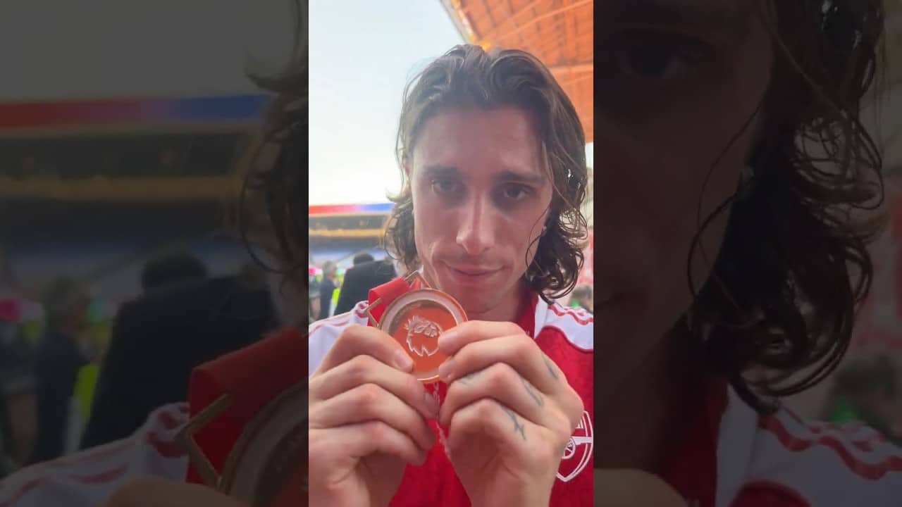 TUNNEL CAM: PREMIER LEAGUE CHAMPIONS!