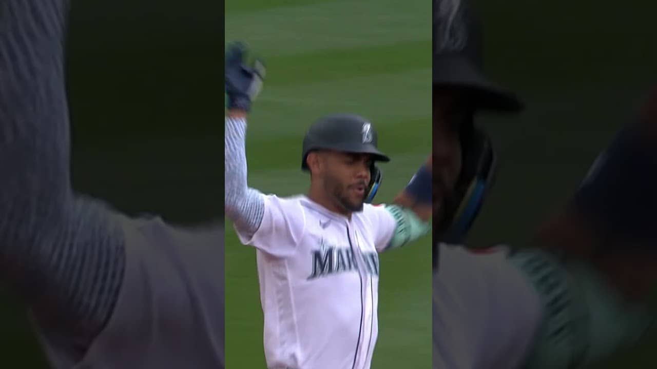 first-inning JULIOOOOO blast 💥  #baseball #mlb #juliorodriguez