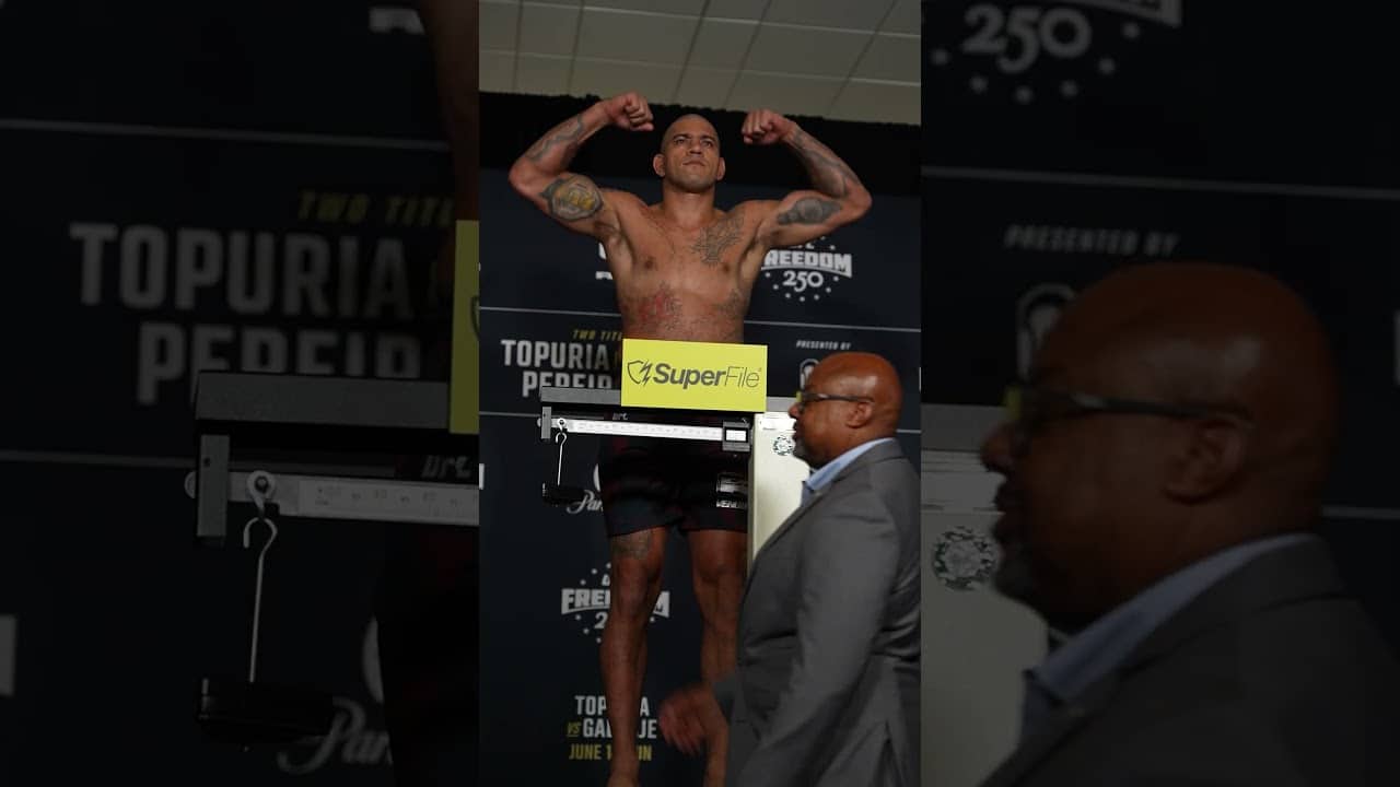 Alex Pereira weighs more the Ciryl Gane?? 👀 #ufcwhitehouse
