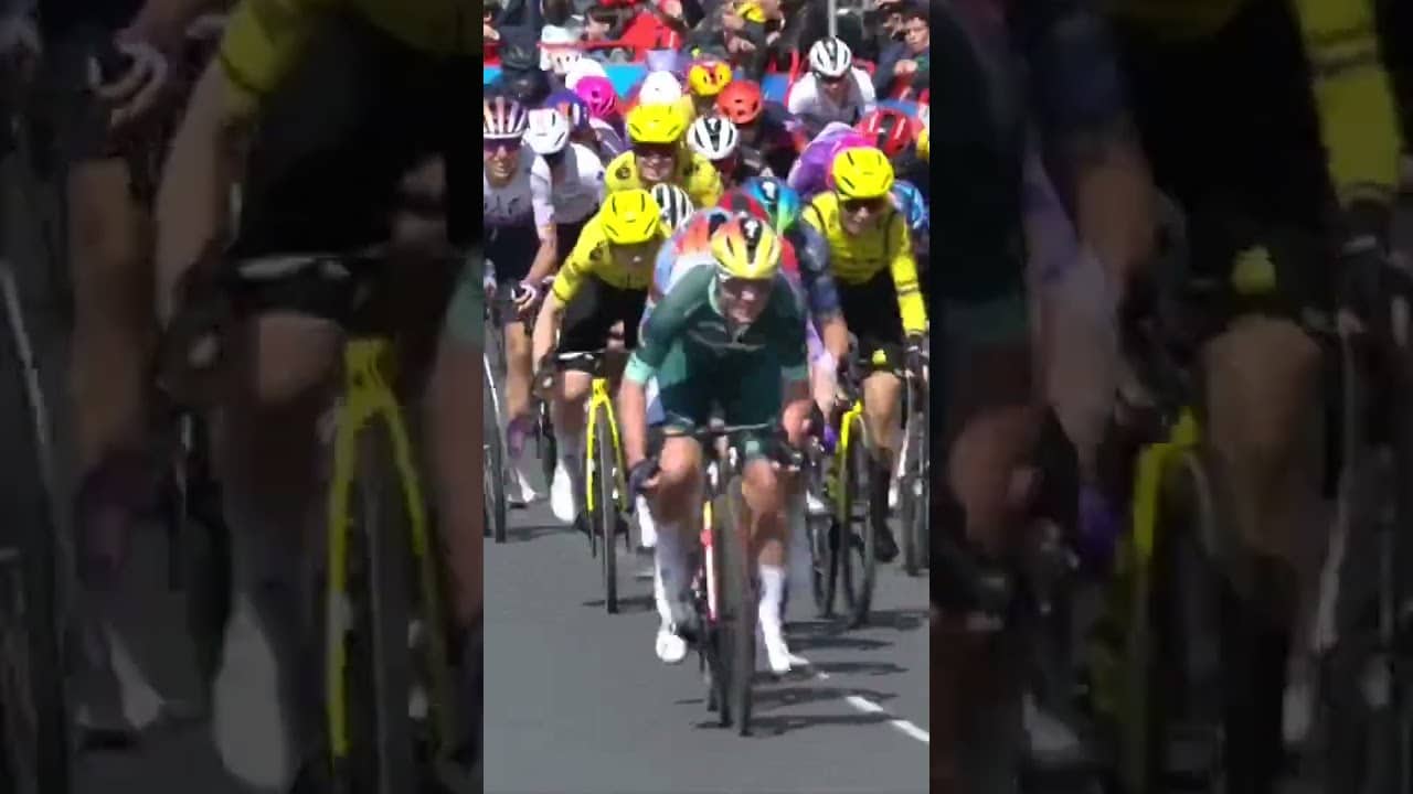 Lotte Kopecky shows the peloton how it’s done 😮‍💨