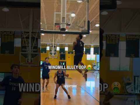 THAT’S A HS SOPHOMORE WITH PRO BOUNCE 🤯