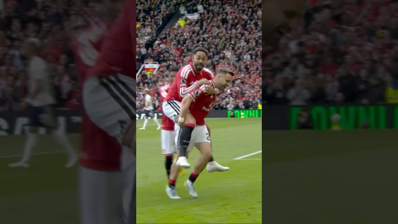 Luke Shaw’s First Goal Of The Season! 👏